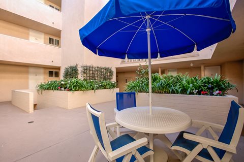 Apartment Building in Santa Monica Courtyard